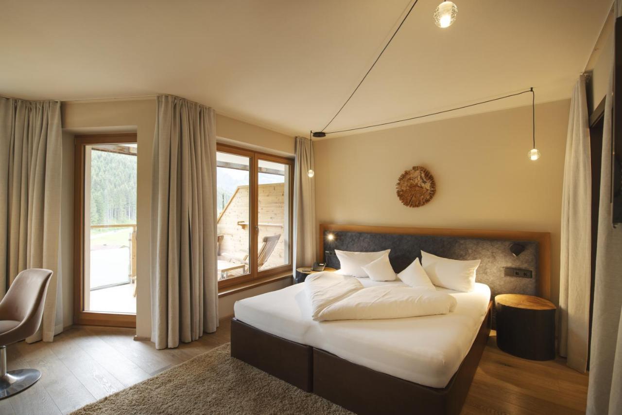 Almhof Family Und Wellness Resort แกร์ลอส ภายนอก รูปภาพ